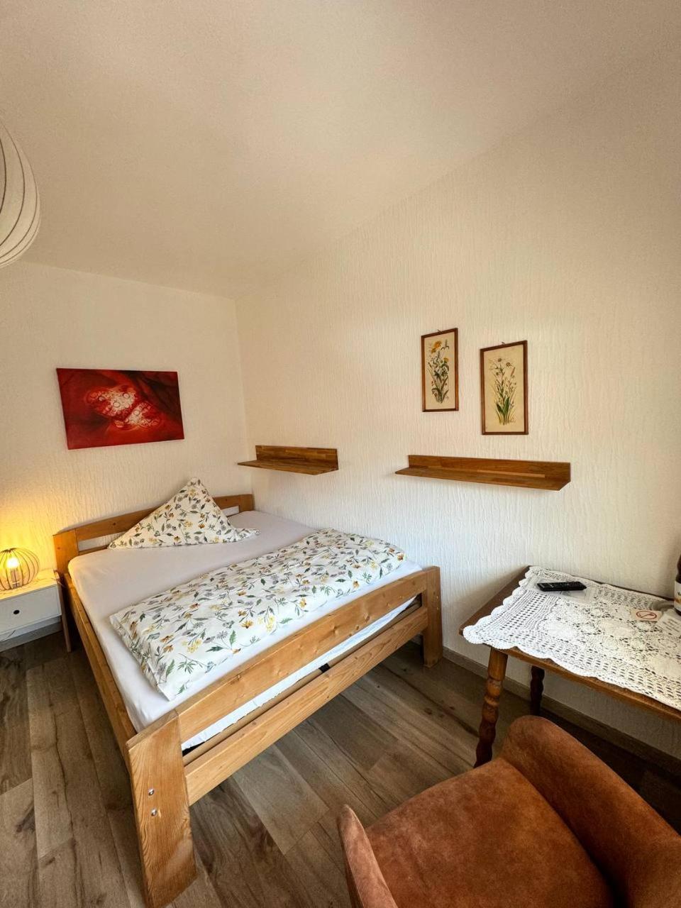 וואלדסאסן Hotel Zrenners Garni מראה חיצוני תמונה